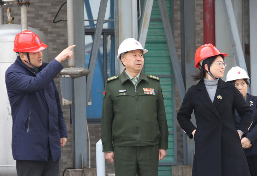 常州市委常委、常州军分区大校司令员廖鹏一行来长征娱乐调研公司党管武装相关工作