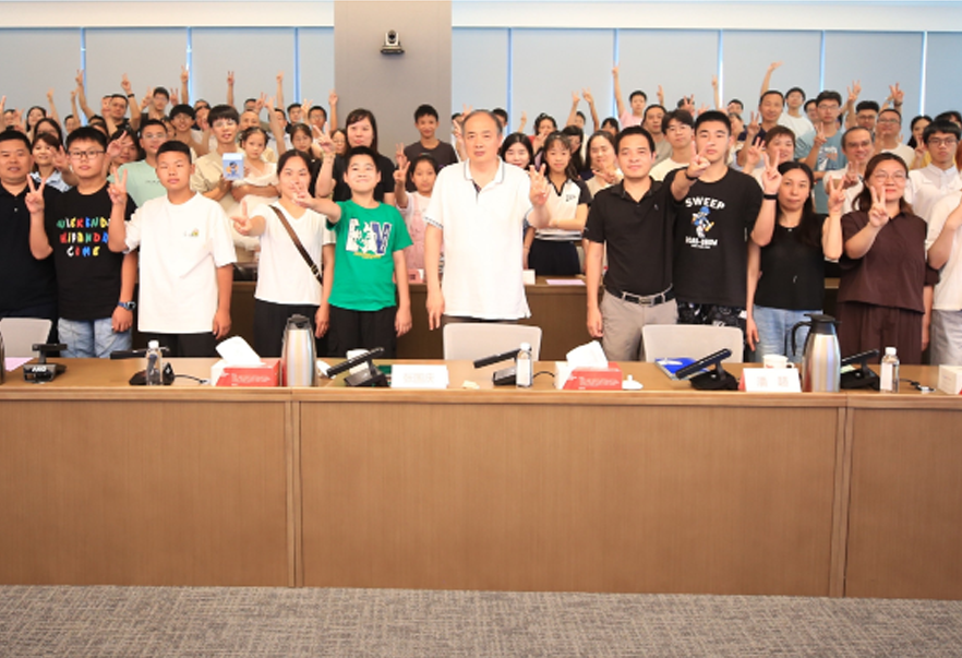 长征娱乐家庭开放日 —— 一场充满欢笑与感动的“探秘”之旅！